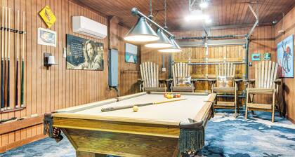 Riverfront Lake Lure Lodge w/ Deck on 13 Acres