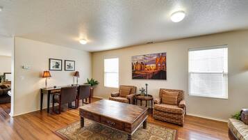 House (4 Bedrooms) | Interior