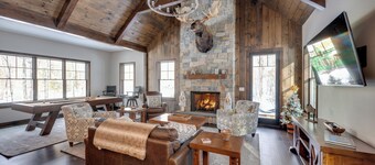 Walk to Loon Mtn Lift: Luxe Family Home w/ Hot Tub