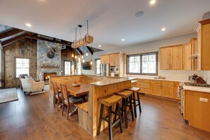 House (4 Bedrooms) | Interior