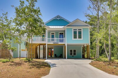 Coastal North Carolina Retreat: Half Mile to Beach