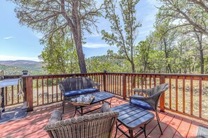 Interior - Charming Ruidoso House w/ Deck & Mountain Views! (Ruidoso)