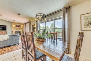 Interior - Charming Ruidoso House w/ Deck & Mountain Views! (Ruidoso)