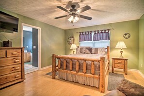 House (3 Bedrooms) | 3 bedrooms, laptop workspace, iron/ironing board, bed sheets - Charming 'hideaway Haven' Near Pigeon Forge! (Dandridge)