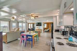 House (3 Bedrooms) | Interior - Walk to Shore: Freeport Beach House w/ Grill! (Freeport)