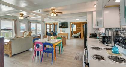 Walk to Shore: Freeport Beach House w/ Grill!