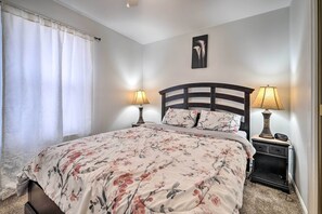 3 kamar tidur, setrika/meja setrika, dan seprai linen