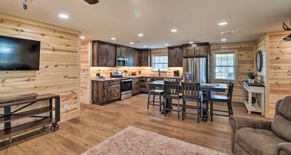 Greers Ferry Home on 40 Acres 1/4 Mi to Lake!