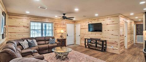 House (3 Bedrooms) | Front of property