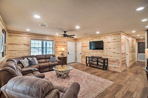 House (3 Bedrooms) | Front of property