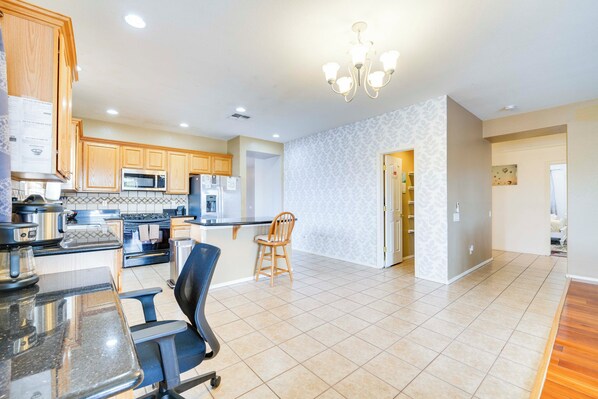 House (4 Bedrooms) | Interior