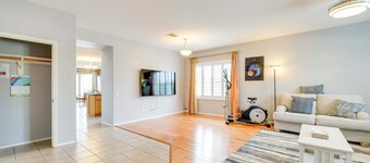 8 Mi to Sports Complex: Peoria Home w/ Hot Tub!