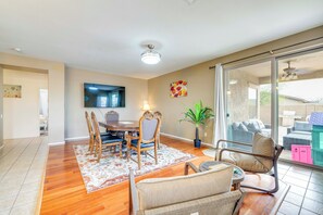 House (4 Bedrooms) | Interior