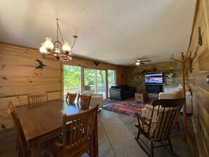 Cabin, 3 Bedrooms | Dining - Deep Creek Overlook 3 Bedroom Cabin by Redawning (Bryson City)