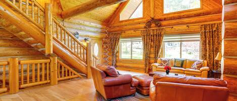 House (5 Bedrooms) | Interior