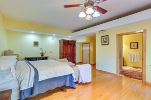 House (5 Bedrooms) | Interior