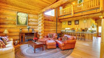 House (5 Bedrooms) | Interior