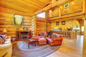 House (5 Bedrooms) | Interior