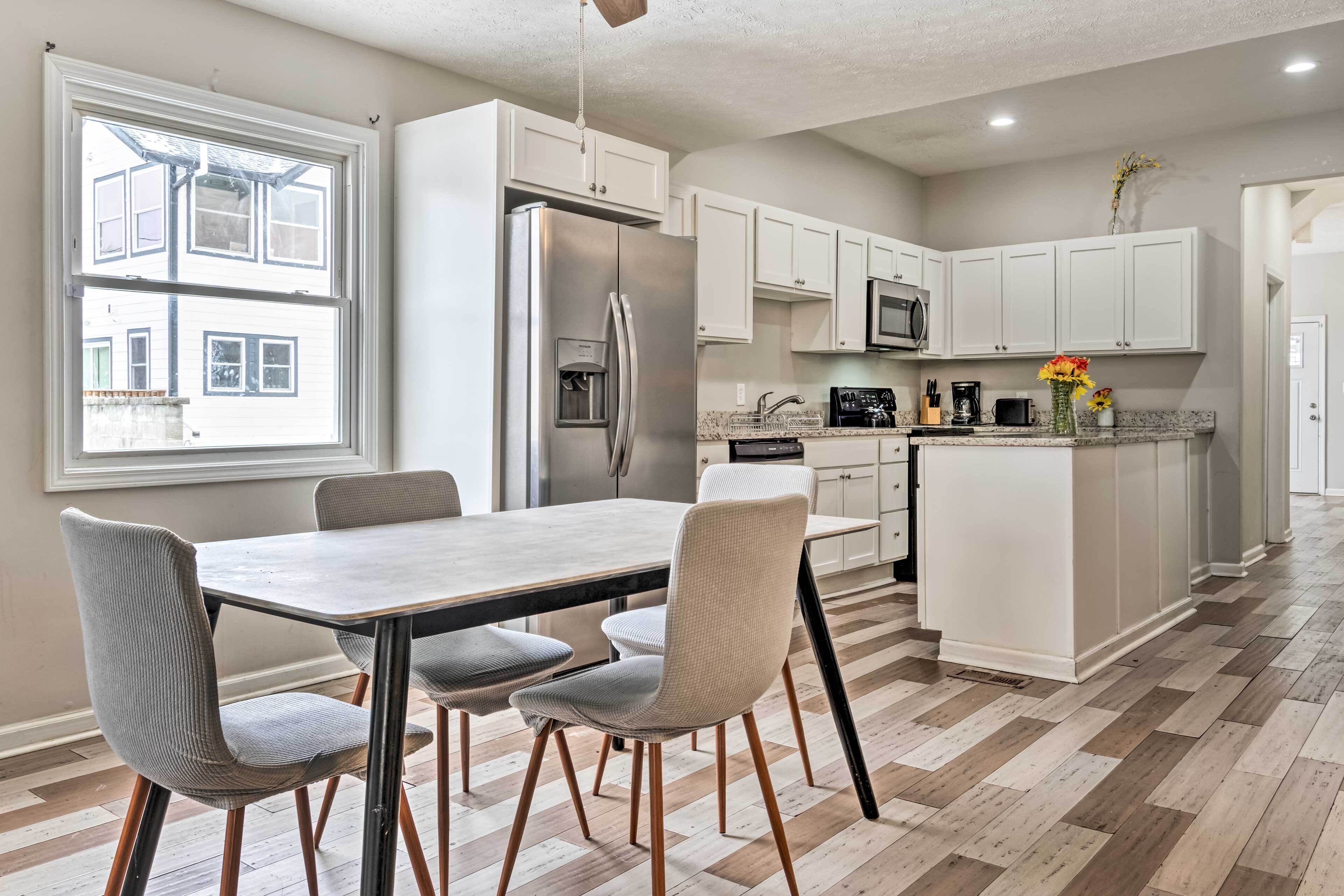 House (6 Bedrooms) | Interior