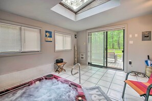 Interior - Mtn Getaway w/ Indoor Hot Tub, Golfers Welcome! (White Haven)