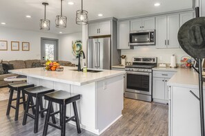 House (3 Bedrooms) | Interior
