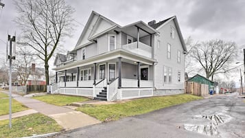 Apartment (4 Bedrooms) | Front of property