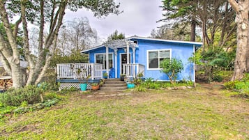 House (2 Bedrooms) | Exterior