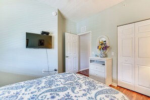 Apartment (2 Bedrooms) | Interior - Cozy Fort Myers Retreat w/ Community Pool! (Fort Myers)