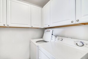Apartment (2 Bedrooms) | Interior - Cozy Fort Myers Retreat w/ Community Pool! (Fort Myers)