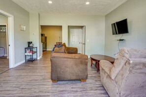 Apartment (2 Bedrooms) | Interior - Zanesville Vacation Rental Near Downtown (Zanesville)
