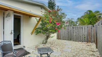 Apartment (0 Bedroom) | Front of property