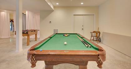 Family-friendly Retreat w/ Deck in Cassville!