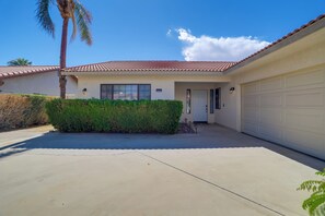 Interior - Bright Indio Home w/ Pool ~ 2 Mi to Coachella (Indio)