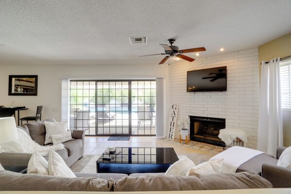 Unclassified image, 1 of 36, button - Bright Indio Home w/ Pool ~ 2 Mi to Coachella (Indio)