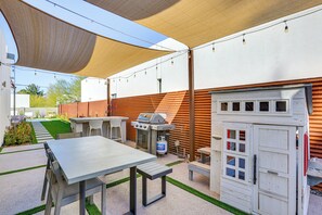 Interior - Families Welcome: Phoenix Home w/ Backyard Oasis (Phoenix)