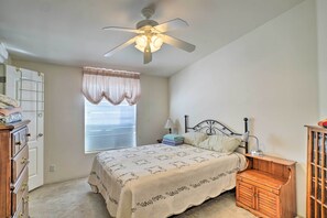 House (2 Bedrooms) | 2 bedrooms, bed sheets - Desert Escape ~ 11 Mi to Arizona Peace Trail! (Bouse)