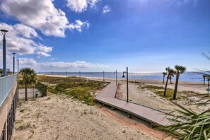 Apartment (3 Bedrooms) | Interior - Spacious Biloxi Getaway w/ Pools & Beach Access! (Biloxi)