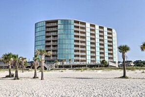 Apartment (3 Bedrooms) | Interior - Spacious Biloxi Getaway w/ Pools & Beach Access! (Biloxi)