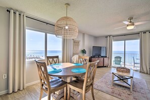 Dining - Orange Beach Retreat w/ Views - Walk to Beach (Orange Beach)