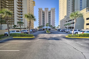 Property grounds - Orange Beach Retreat w/ Views - Walk to Beach (Orange Beach)