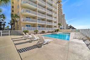 Outdoor pool - Orange Beach Retreat w/ Views - Walk to Beach (Orange Beach)