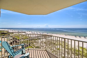 Property grounds - Orange Beach Retreat w/ Views - Walk to Beach (Orange Beach)