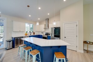 House (4 Bedrooms) | Private kitchen | Microwave, oven, stovetop, dishwasher - Lovely Clinton Home w/ Hot Tub on 10 Acres! (Clinton)