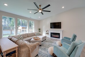 House (4 Bedrooms) | Living area | TV, fireplace - Lovely Clinton Home w/ Hot Tub on 10 Acres! (Clinton)