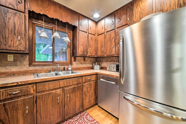 House (3 Bedrooms) | Interior - Charming Lakefront Home w/ Grill & Fire Pit! (New Concord)