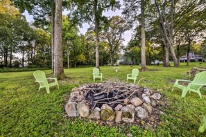 Interior - Charming Lakefront Home w/ Grill & Fire Pit! (New Concord)