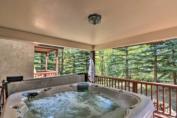 House (4 Bedrooms) | Interior - Riverfront Retreat in Nathrop: Fire Pits & Hot Tub (Nathrop)