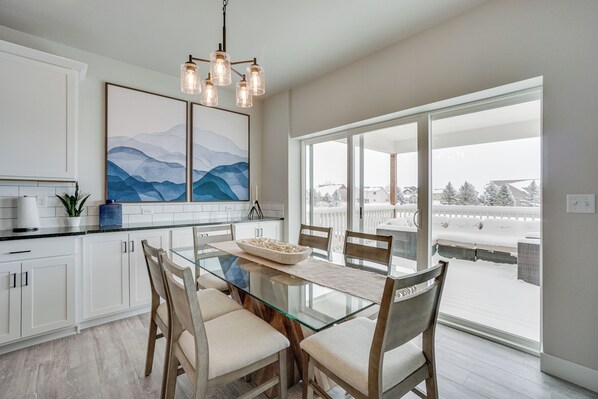 Apartment (4 Bedrooms) | Interior - Family-friendly Townhome ~ 2 Mi to Windsor Lake! (Windsor)