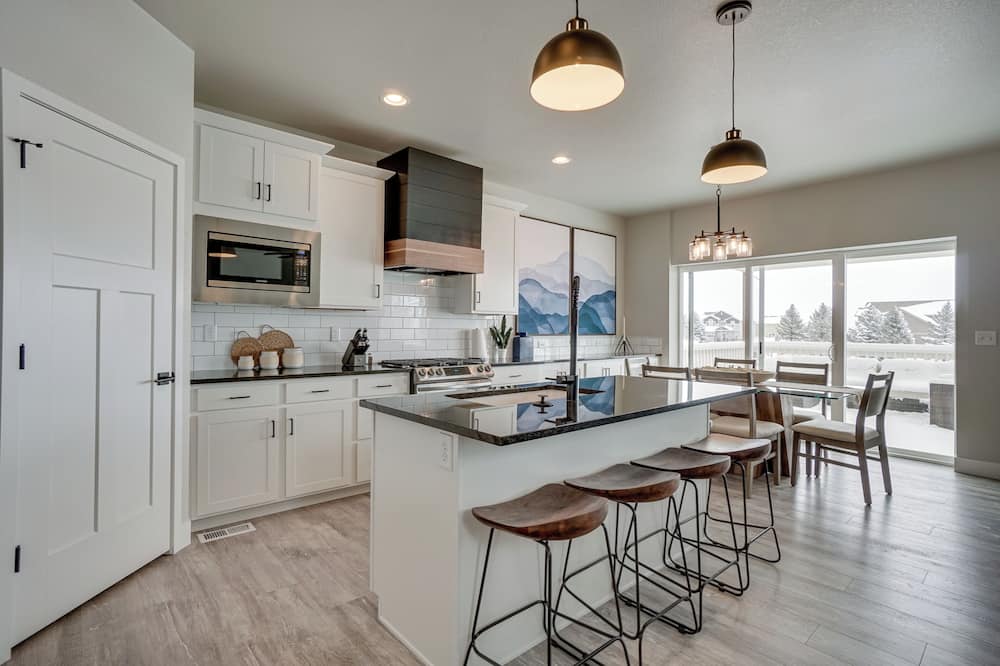 Family-friendly Townhome ~ 2 Mi to Windsor Lake! - Ault, CO