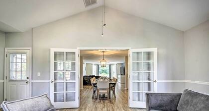 Charming Eugene Home w/ Fire Pit: 8 Mi to UO!